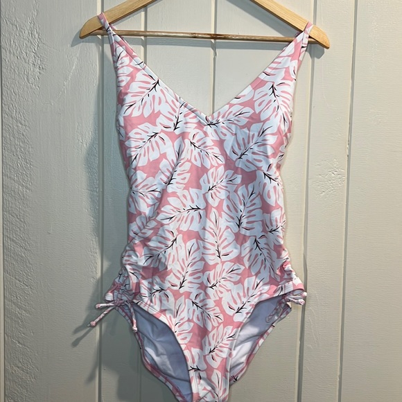 Kona Sol One Piece Swimsuit Pink and White - Picture 1 of 10